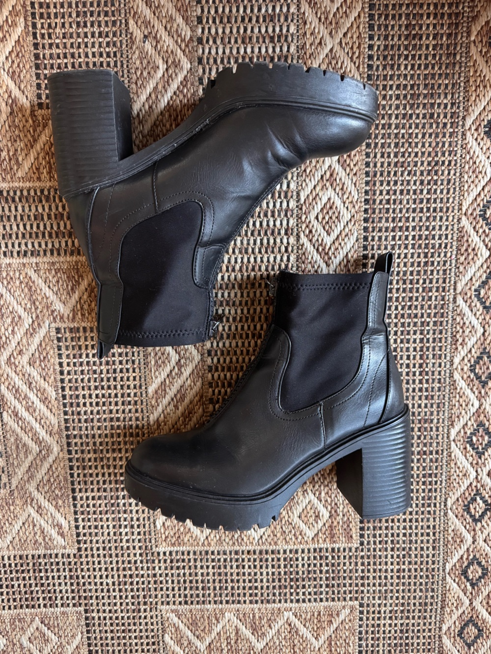 MADDEN GIRL Truffle Black Platform Zipper Front Ankle Boots Size 8 - Picture 2 of 8